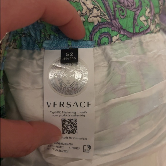 Versace Men’s shorts size 52 L/XL - Picture 6 of 6